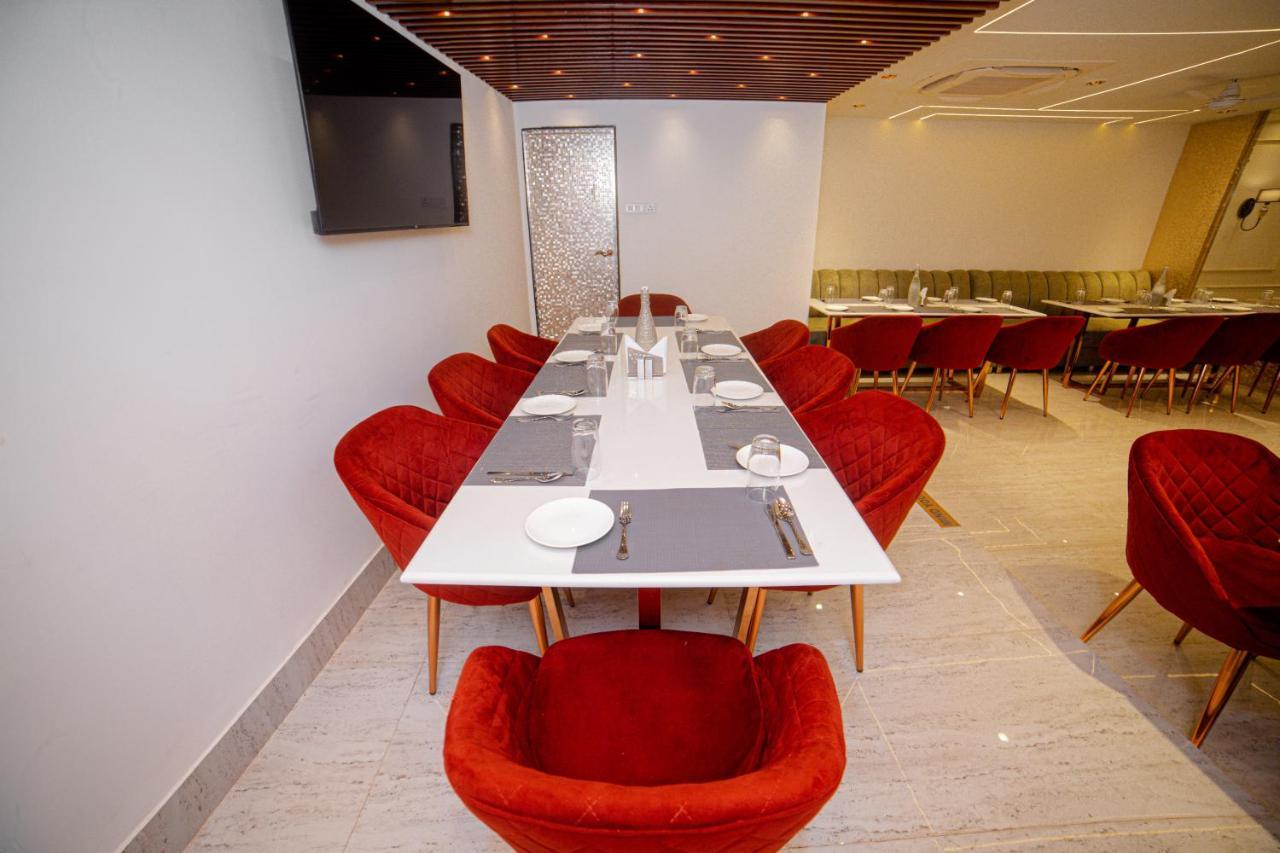 Hotel Pearl Courtyard Varanasi Exterior foto
