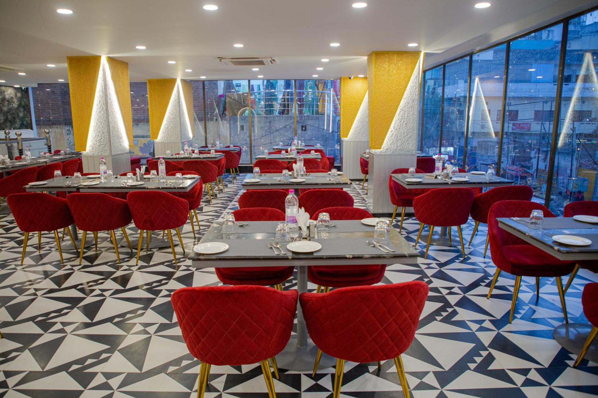 Hotel Pearl Courtyard Varanasi Exterior foto